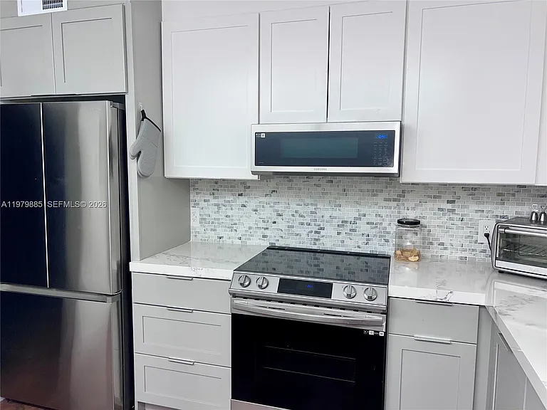 2801 NE 183rd St #507W — Photo 3