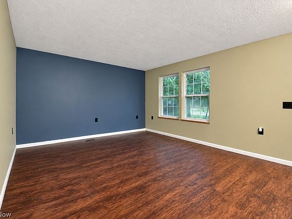4th image of 1580 Hazel Ave