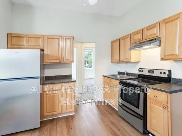 8753 Signal Hill Rd, Manassas, VA