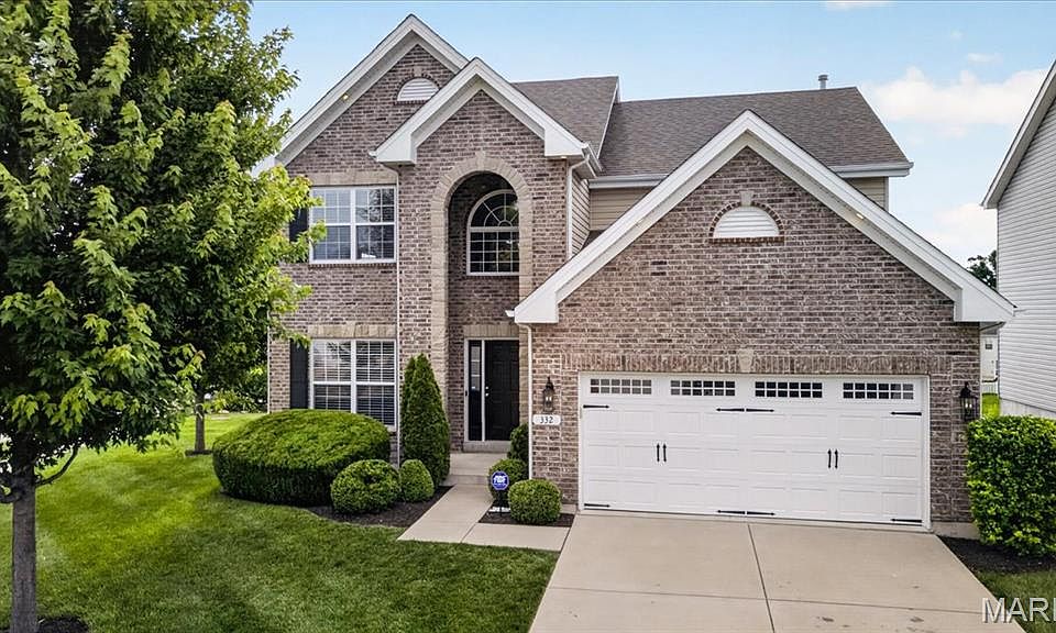 1st image of 332 Pecan Bluffs Dr