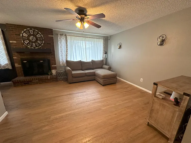 6303 Urban St — Photo 2