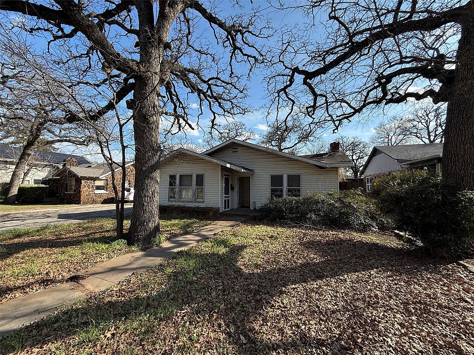 1st image of 2332 Carnation Ave
