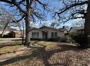 2332 Carnation Ave, Fort Worth, TX 76111