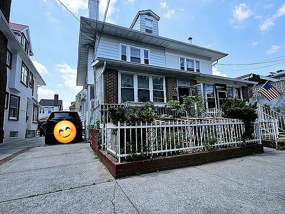2nd image of 1718 W 11th St