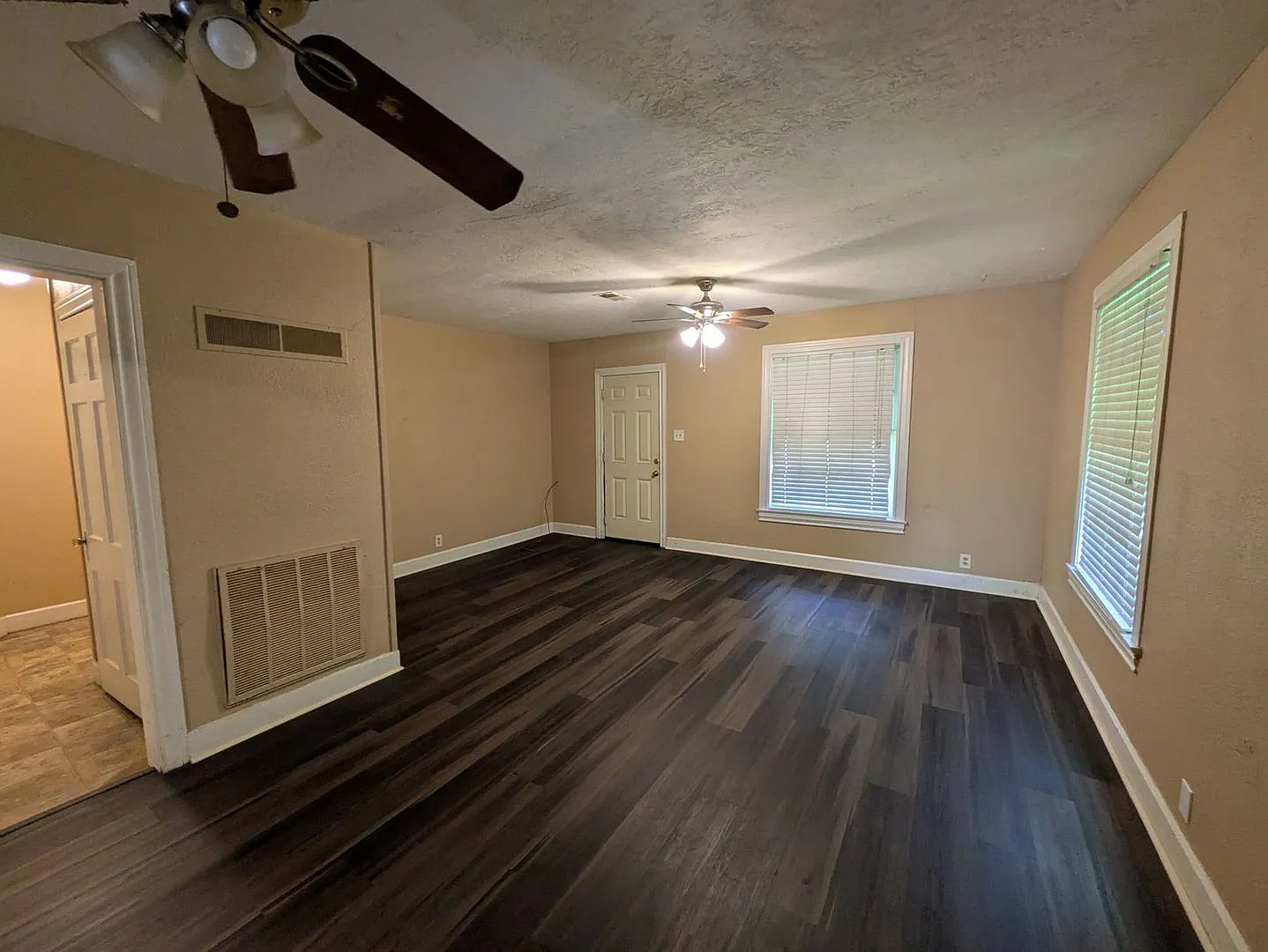 2695 Goliad St Beaumont, TX 77701 — Photo 2