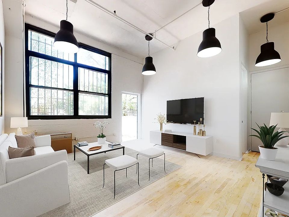 1st image of 315 Seigel St APT 109