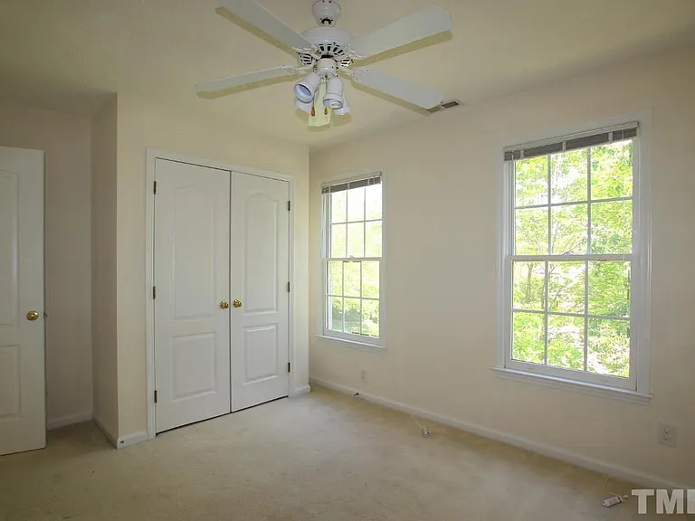 208 Ashley Brook Ct — Photo 9
