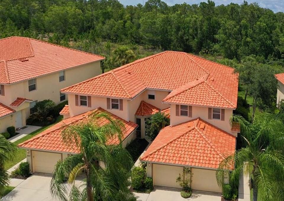 2nd image of 385 Robin Hood Cir Unit 201