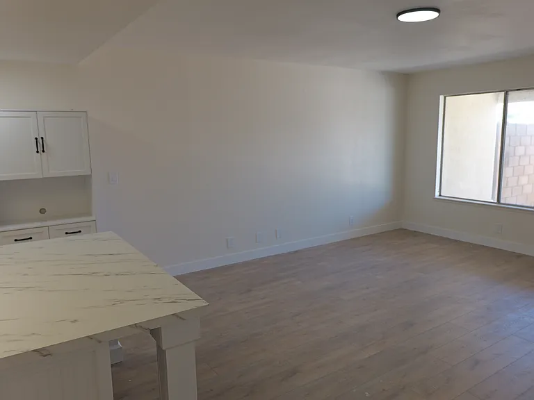 20997 Pine Ridge Ave #2 — Photo 9