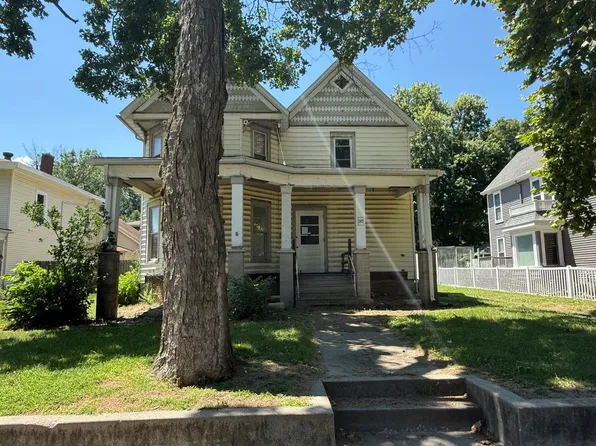 107 N Union St, Lincoln, IL 62656
