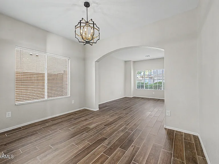 4522 E Rowel Rd — Photo 25