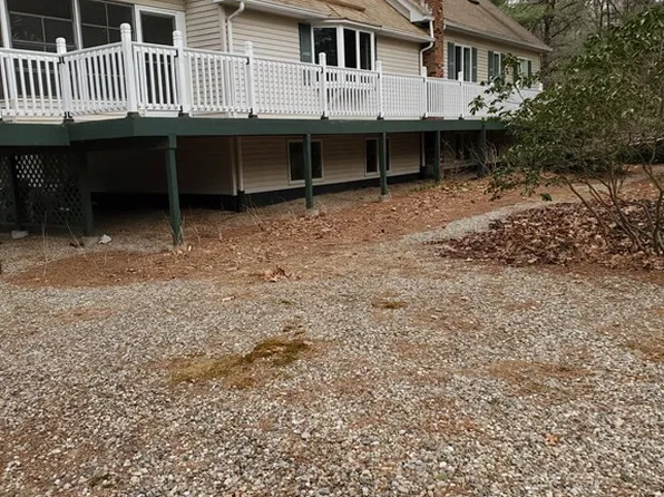 172 S Longyard Rd, Southwick, MA 01077