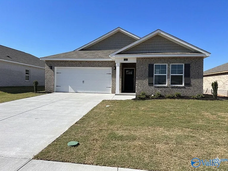 125 Betty Williams Dr — Photo 1