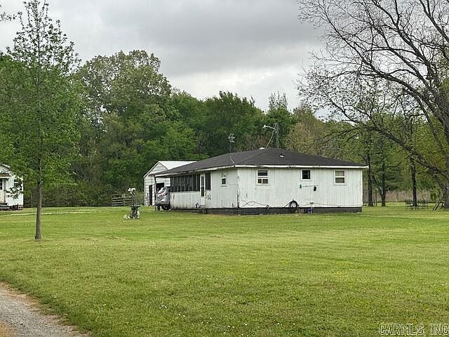 1st image of 302 Wagon Wheel Park