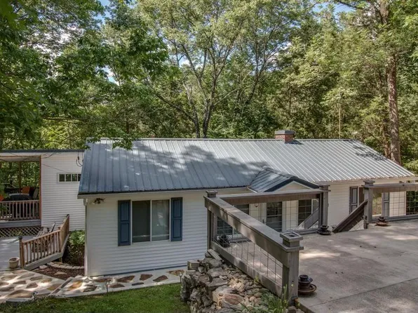 359 Hurricane Ln, Silver Point, TN 38582