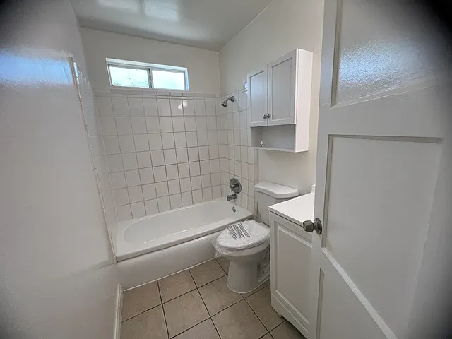 7026 Hazeltine Ave — Photo 15