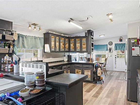 5th image of 797 Rooks Rd