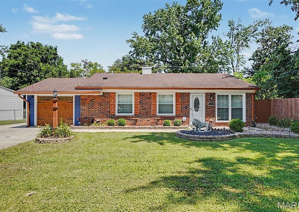 1st image of 1 Bluegrass Ln