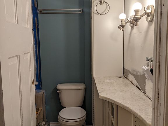 4th image of 1418 N Greenview Ave #1F