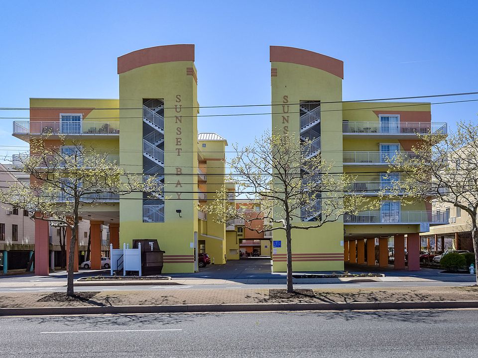 Welcome to 406 Sunset Bay!