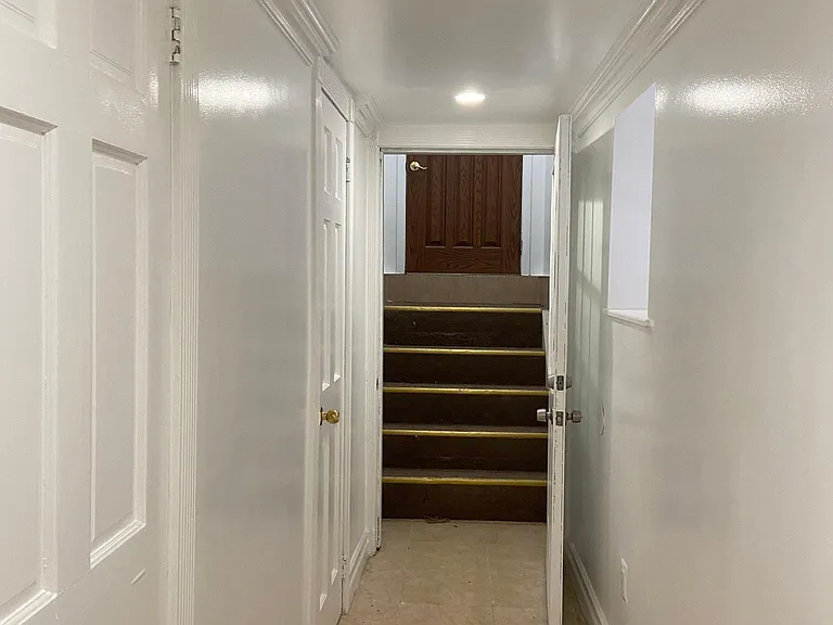 838 Vincent Ave #B — Photo 8