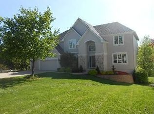 2400 SW Wintergreen Ct, Lees Summit, MO 64081