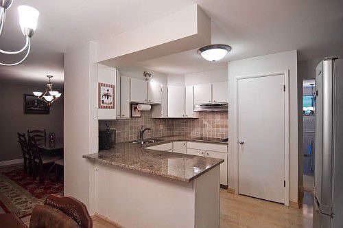 5th image of 2145 S Belaire Dr