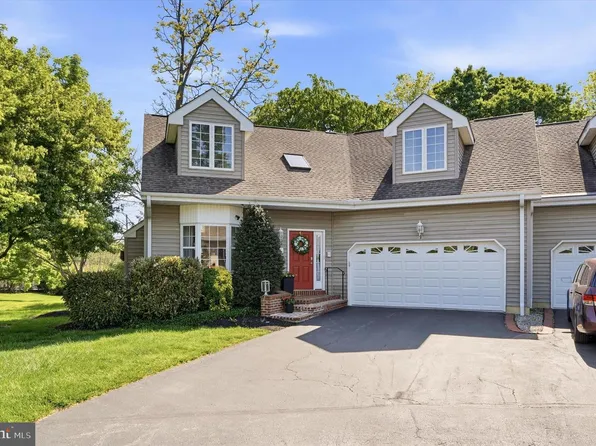 9 Graystone Dr, Chadds Ford, PA 19317