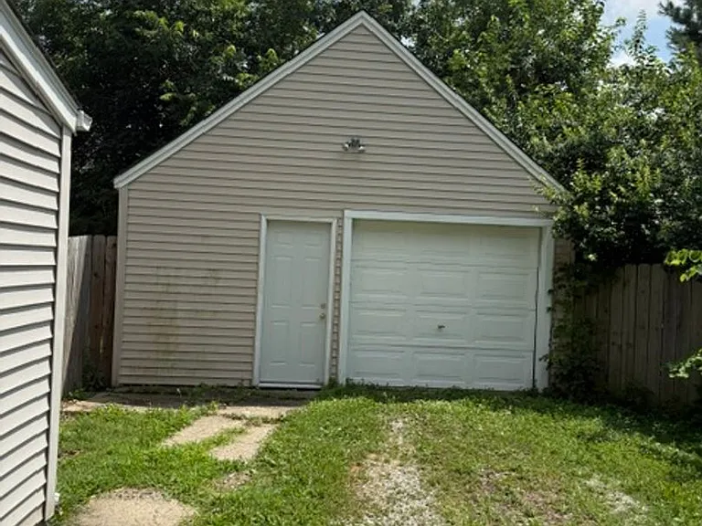 57 Bonnie Ct — Photo 2