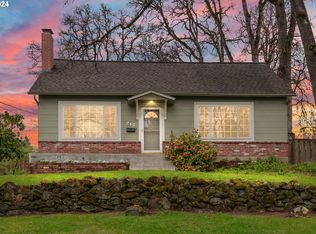 240 W Gloucester St, Gladstone, OR