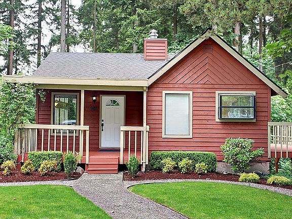 3rd image of 903 209th Ave NE