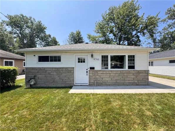 4766 Homewood Dr, Mentor, OH 44060