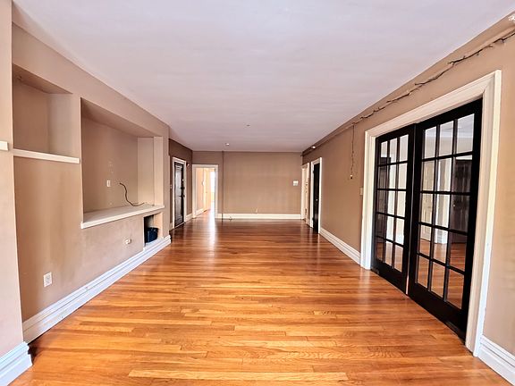 3rd image of 317 Saint Paul St APT 1