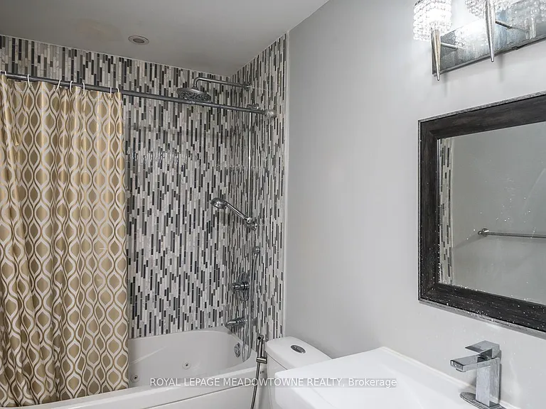 3486 Eglinton Ave W — Photo 26