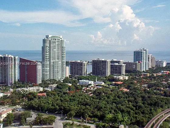 The Axis On Brickell Cond — Photo 4