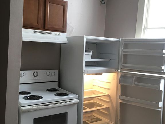 4th image of 1608 Saint Charles Ave APT 3