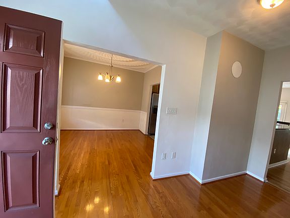 Front door left: Dining room