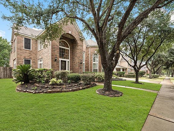 3rd image of 4127 Fisher Lake Dr