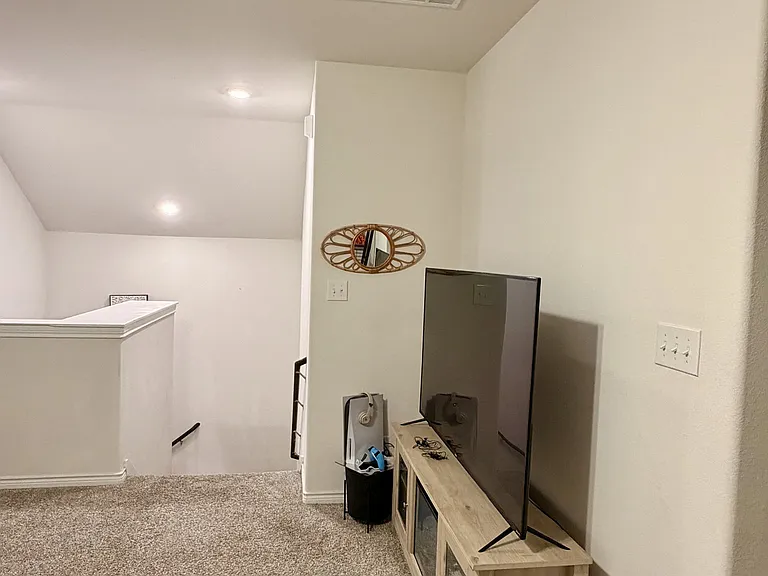901 Goldenrod Ln — Photo 32
