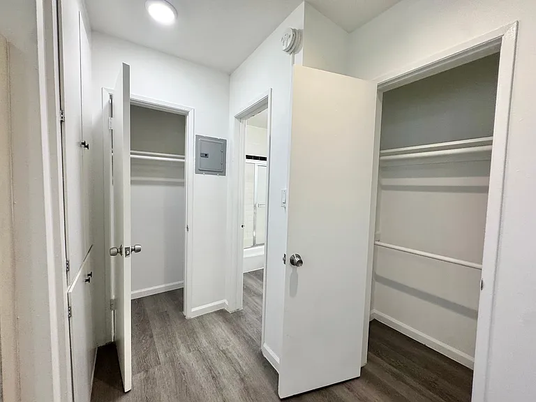 3860 Mentone Ave — Photo 11
