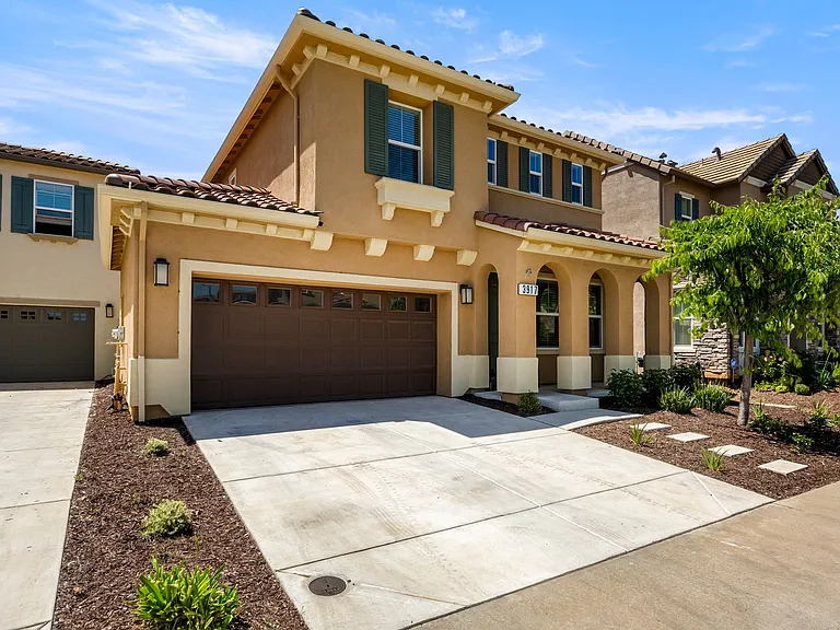 3917 Aristotle Cir — Photo 3