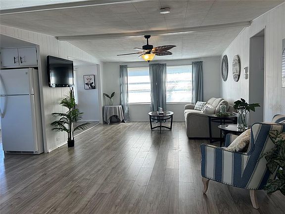 4th image of 4915 Winged Foot Ave