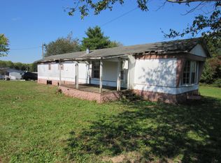 4438 Gnat Hill Rd, Manchester, TN 37355