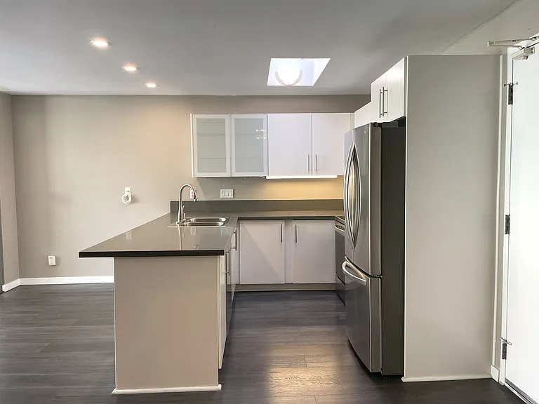 8338 Regents Rd #3O — Photo 6