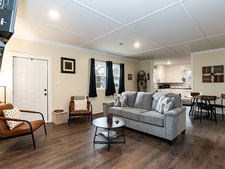701 Elizabeth Ave — Photo 6