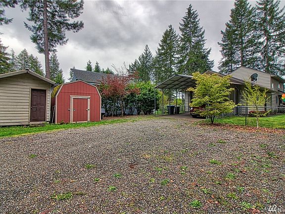 3rd image of 550 N Mountain View Dr