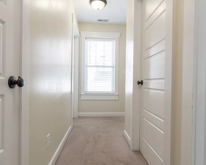 1400 Goodman St — Photo 37