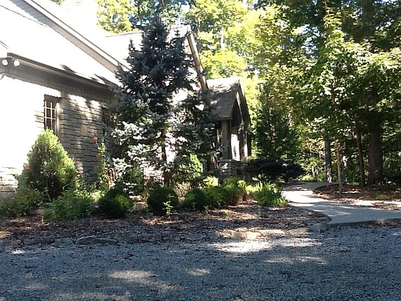5th image of 11 Little Pond Ln