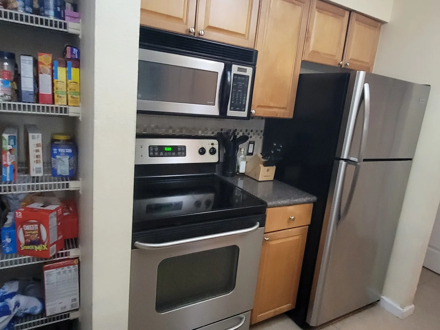 3 bed, 1138 sqft, $1,850 — Photo 2