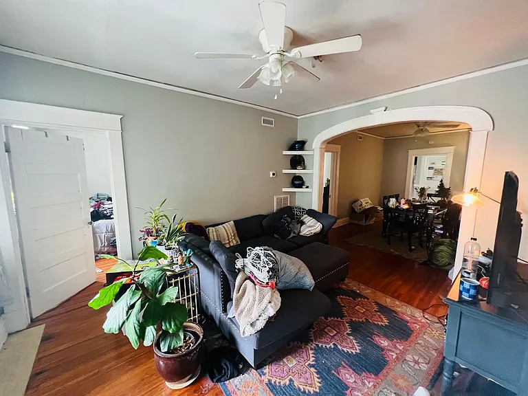 2327 Floyd Avenue — Photo 5